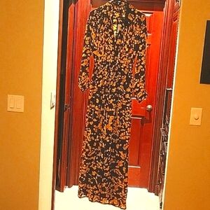 Nasty Gal Pantsuit/Jumpsuit in black and yellow. Size 6 Absolutely gorgeous on.